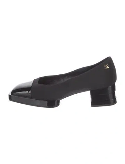 Pre-owned Chanel 2016 Interlocking Cc Logo Pumps In Black