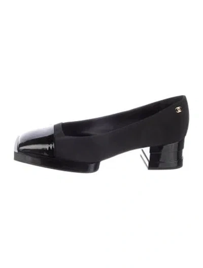 Pre-owned Chanel 2016 Interlocking Cc Logo Pumps In Black
