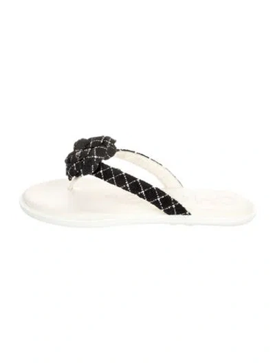 Pre-owned Chanel 2016 Interlocking Cc Logo Slides In Black