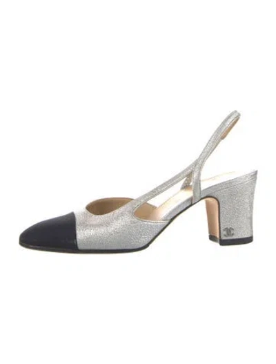 Pre-owned Chanel 2016 Interlocking Cc Logo Slingback Pumps In Silver
