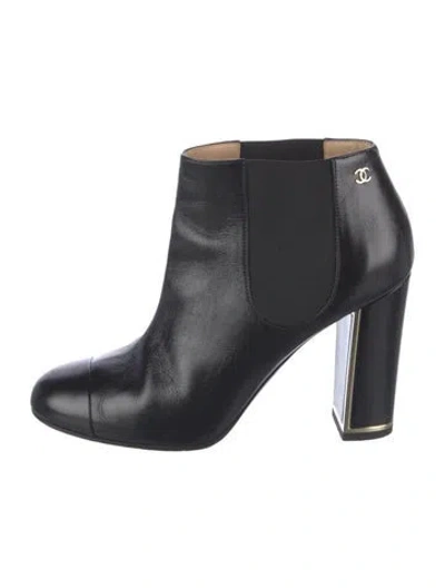 Pre-owned Chanel 2016-2017 Interlocking Cc Logo Chelsea Boots In Black