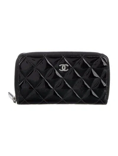 Pre-owned Chanel 2016-2017 Interlocking Cc Logo Wallet In Black