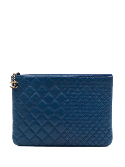 Pre-owned Chanel 2016-2017 Medium Bi Quilted Lambskin O Case Clutch Bag In Blue