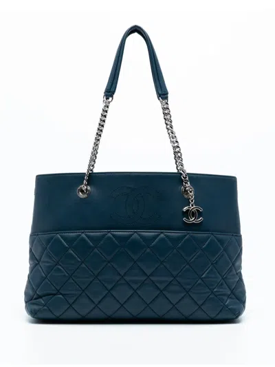 Pre-owned Chanel 2016-2017 Medium Quilted Lambskin Urban Delight Tote Bag In Blue