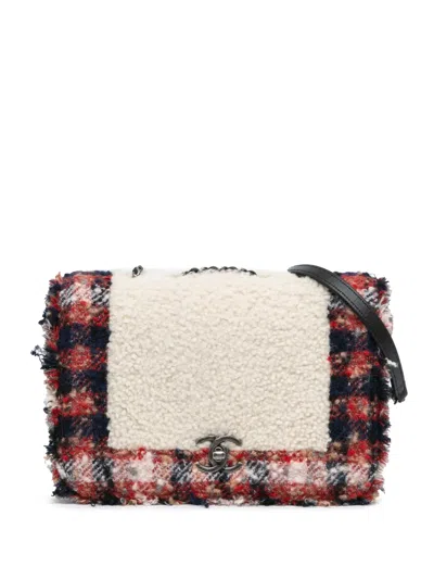 Pre-owned Chanel 2017-2018 Cc Tweed And Shearling Single Flap Crossbody Bag In 彩色