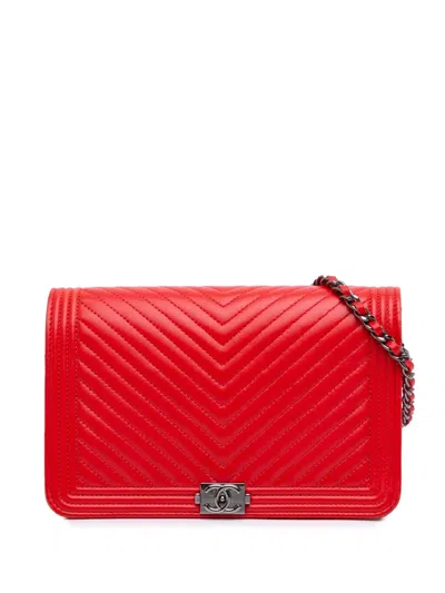 Pre-owned Chanel 2017-2018 Chevron Calfskin Boy Wallet On Chain Crossbody Bag In Red