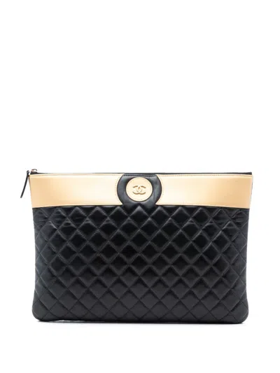 Pre-owned Chanel 2017-2018 Large Cc Bicolor Quilted Lambskin Clutch Bag In Black