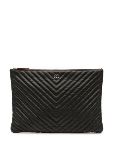 Pre-owned Chanel 2017-2018 Large Chevron Caviar O Case Clutch Bag In Black