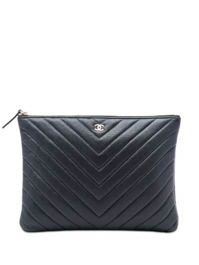 Pre-owned Chanel 2017-2018 Medium Cc Chevron Caviar O Case Clutch Bag In Black