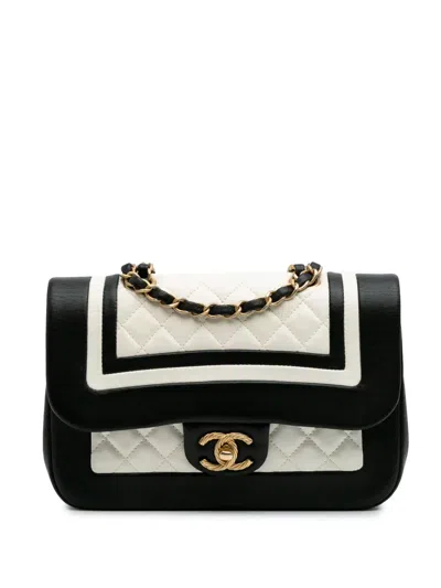 Pre-owned Chanel 2017-2018 Paris Cosmopolite Small Bicolor Textured Lambskin Flap Shoulder Bag In White