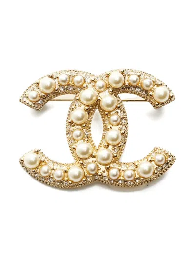 Pre-owned Chanel 2017 Cc Faux-pearl Brooch In Gold