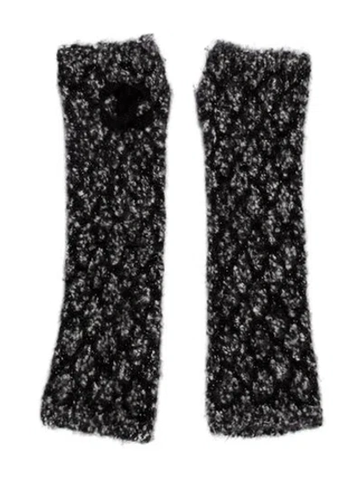 Pre-owned Chanel 2017 Cc Fingerless Gloves In Grey