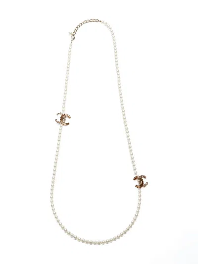 Pre-owned Chanel 2017 Cc Mark Pearl Long Necklace In White