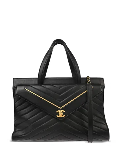 Pre-owned Chanel 2017 Chevron-quilted Tote Bag In 黑色