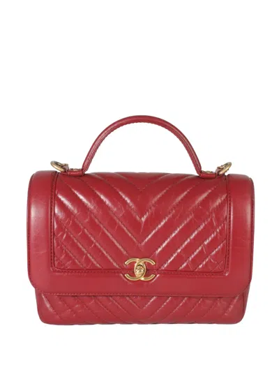Pre-owned Chanel 2017 Chevron Tote Bag In Red