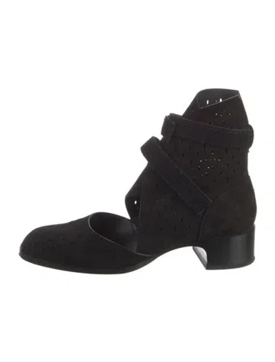 Pre-owned Chanel 2017 Interlocking Cc Logo Boots In Black