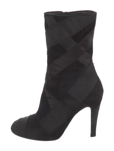 Pre-owned Chanel 2017 Interlocking Cc Logo Boots In Black