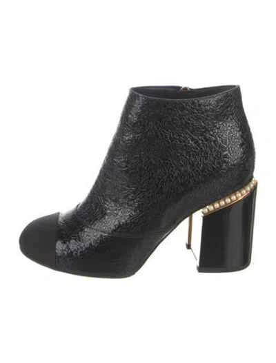 Pre-owned Chanel 2017 Interlocking Cc Logo Boots In Black