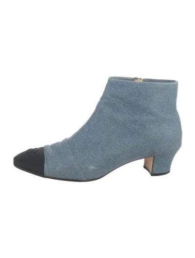 Pre-owned Chanel 2017 Interlocking Cc Logo Boots In Blue