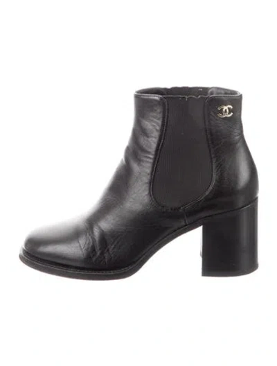 Pre-owned Chanel 2017 Interlocking Cc Logo Chelsea Boots In Black