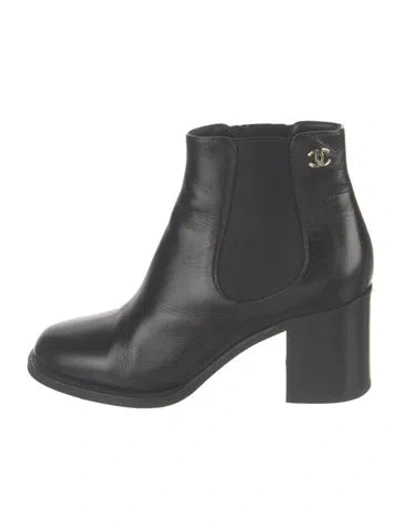 Pre-owned Chanel 2017 Interlocking Cc Logo Chelsea Boots In Black