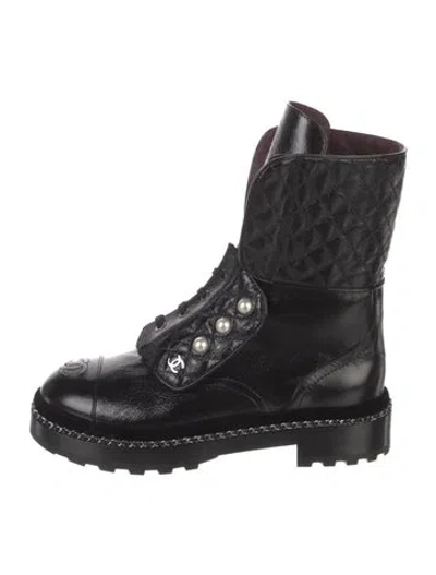 Pre-owned Chanel 2017 Interlocking Cc Logo Combat Boots In Black