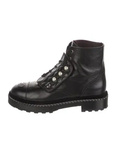 Pre-owned Chanel 2017 Interlocking Cc Logo Combat Boots In Black