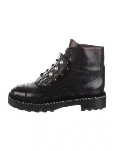 Pre-owned Chanel 2017 Interlocking Cc Logo Combat Boots In Black