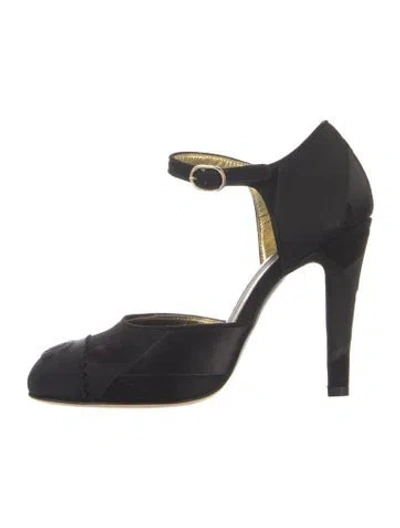 Pre-owned Chanel 2017 Interlocking Cc Logo D'orsay Pumps In Black