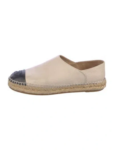 Pre-owned Chanel 2017 Interlocking Cc Logo Espadrilles In Neutral