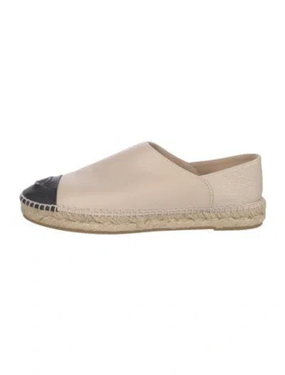 Pre-owned Chanel 2017 Interlocking Cc Logo Espadrilles In Neutrals
