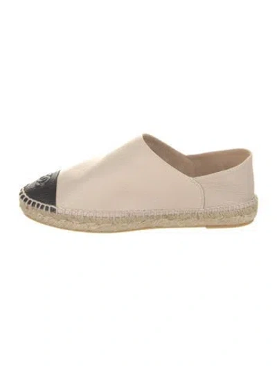 Pre-owned Chanel 2017 Interlocking Cc Logo Espadrilles In Neutrals