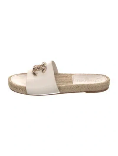 Pre-owned Chanel 2017 Interlocking Cc Logo Espadrilles In White