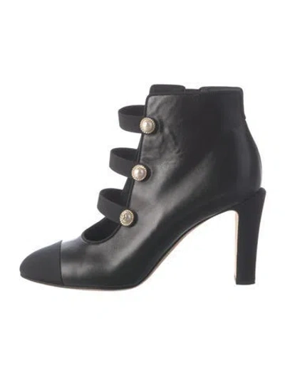 Pre-owned Chanel 2017 Interlocking Cc Logo Lace-up Boots In Black