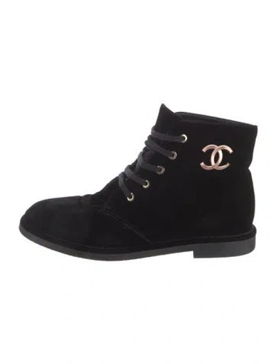 Pre-owned Chanel 2017 Interlocking Cc Logo Lace-up Boots In Black