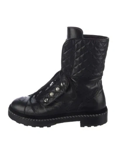 Pre-owned Chanel 2017 Interlocking Cc Logo Lace-up Boots In Black
