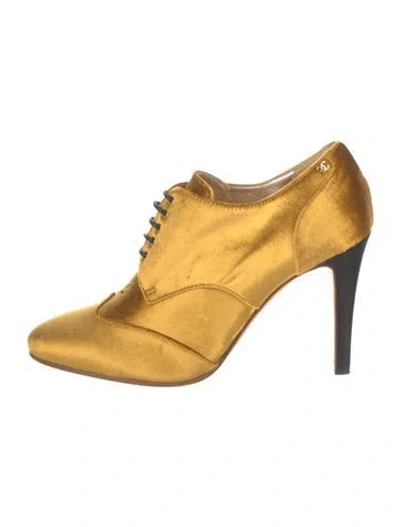 Pre-owned Chanel 2017 Interlocking Cc Logo Lace-up Boots In Gold