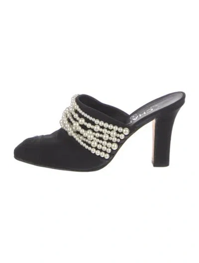Pre-owned Chanel 2017 Interlocking Cc Logo Mules In Black