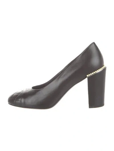 Pre-owned Chanel 2017 Interlocking Cc Logo Pumps In Black