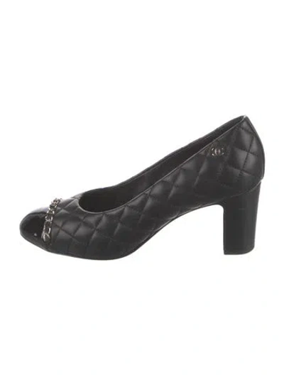 Pre-owned Chanel 2017 Interlocking Cc Logo Pumps In Black