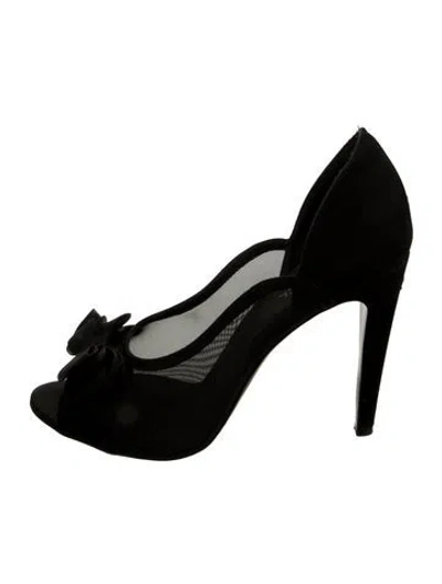 Pre-owned Chanel 2017 Interlocking Cc Logo Pumps In Black
