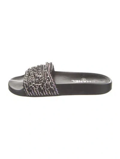Pre-owned Chanel 2017 Interlocking Cc Logo Slides In Black