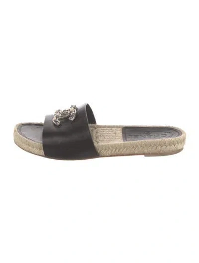 Pre-owned Chanel 2017 Interlocking Cc Logo Slides In Black