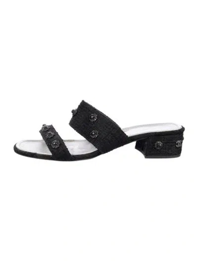 Pre-owned Chanel 2017 Interlocking Cc Logo Slides In Black