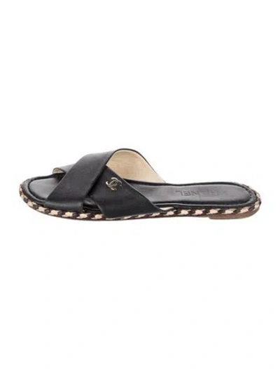 Pre-owned Chanel 2017 Interlocking Cc Logo Slides In Black