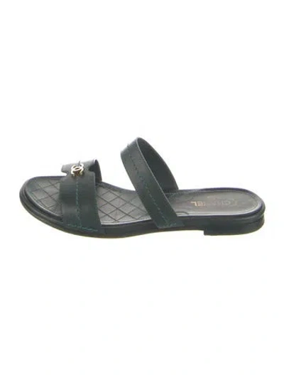 Pre-owned Chanel 2017 Interlocking Cc Logo Slides In Green