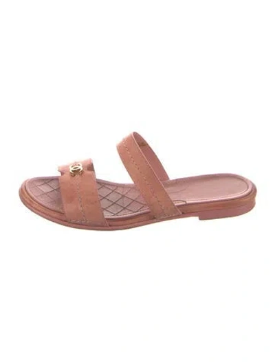 Pre-owned Chanel 2017 Interlocking Cc Logo Slides In Pink