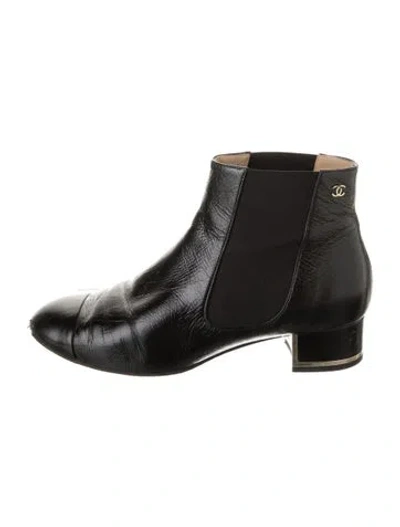 Pre-owned Chanel 2017 Leather Chelsea Boots In Black