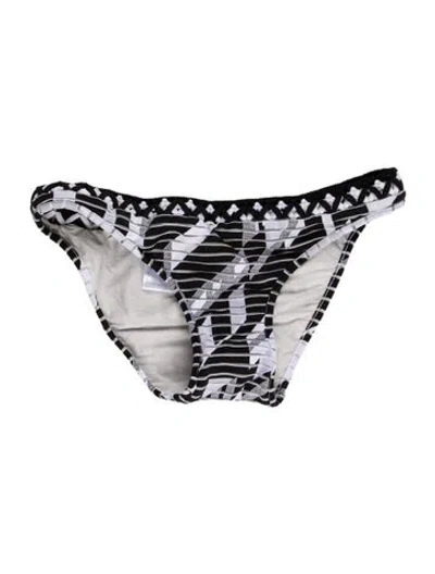 Pre-owned Chanel 2017 Plaid Print Bottoms In Black