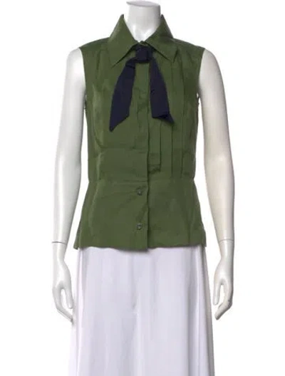 Pre-owned Chanel 2017 Sleeveless Blouse In Green